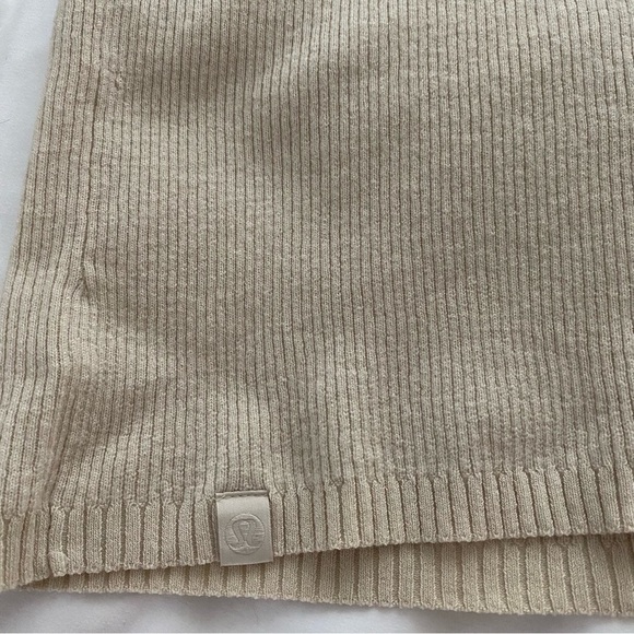 Lululemon Natural Ivory Merino Wool Mockneck Light Sweater Long Sleeve size M - Picture 15 of 16
